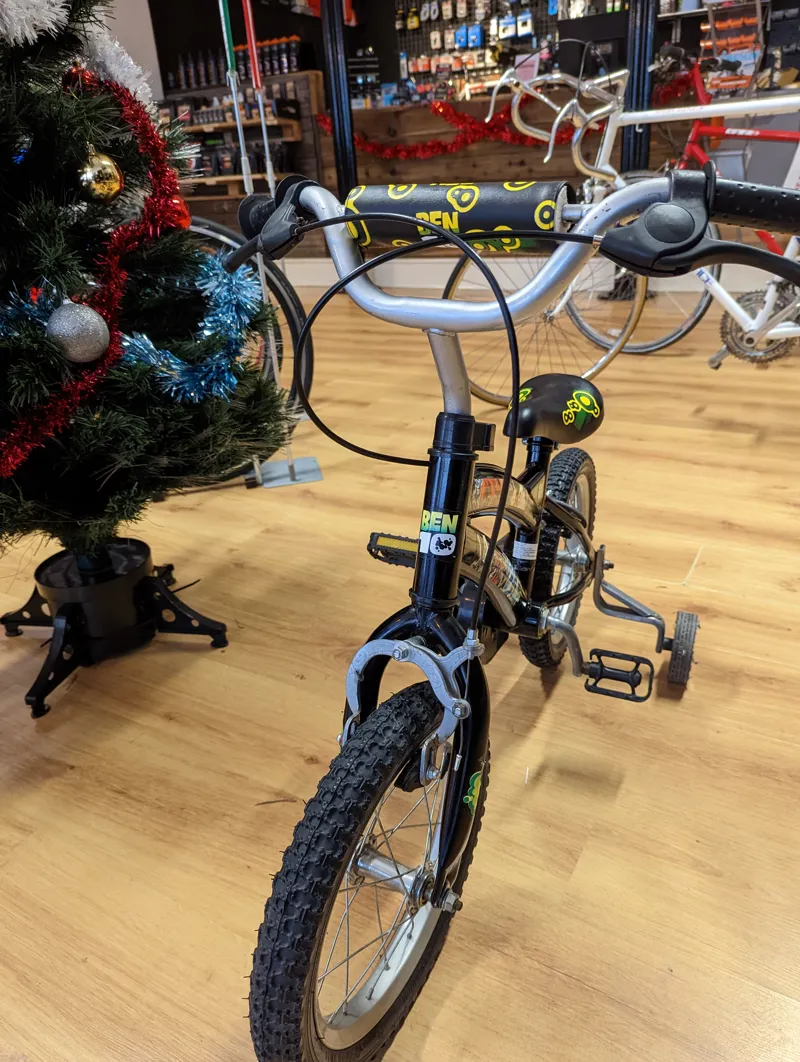 Ben 10 bike store 14 inch